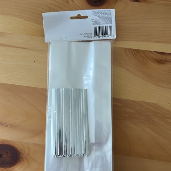 Wilton Clear Treat Bags, 150-Count - Picture 3 of 4